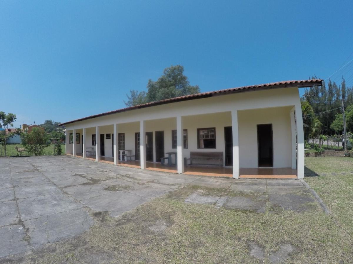 Suites Praia Da Ferrugem 가로파바 외부 사진